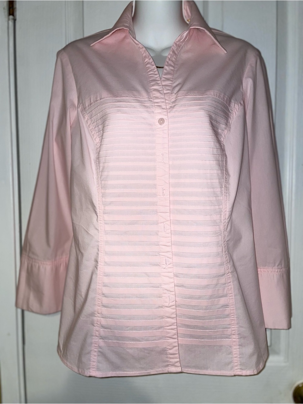 Zac & Rachel - Women's blouse with 3/4 sleeves,buttoned cuffs.